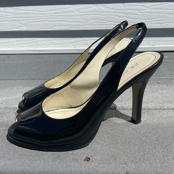 *5/$20 or 3/$15* Black Leather Sling Back Open Toe Heels - Picture 1 of 8